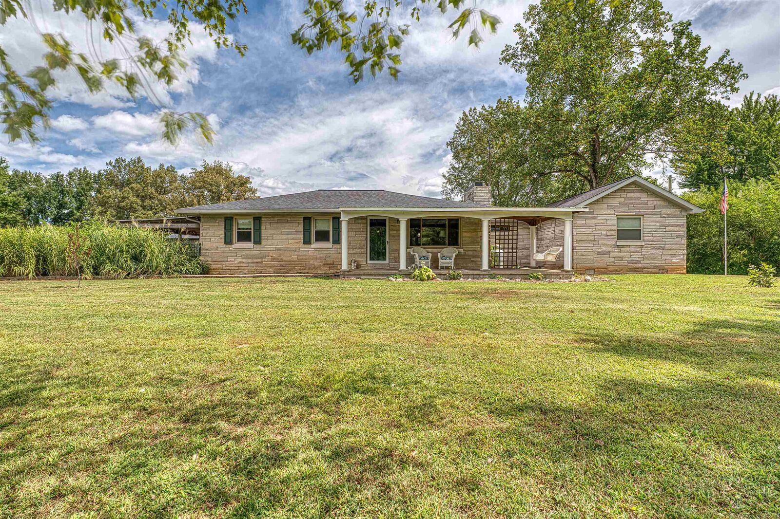 Property Photo: 9068 Fruit Lane KY 42420