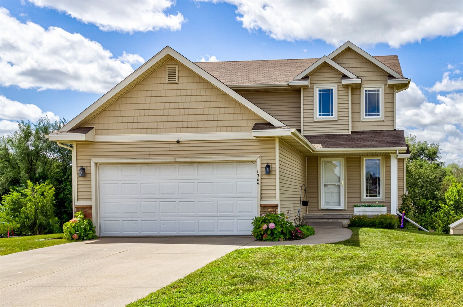 Property Photo: 1704 31st Avenue SW IA 50009
