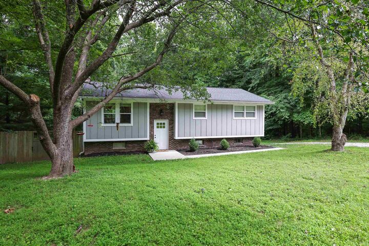 6529 N Viking Ridge Road  Bloomington IN 47401 photo
