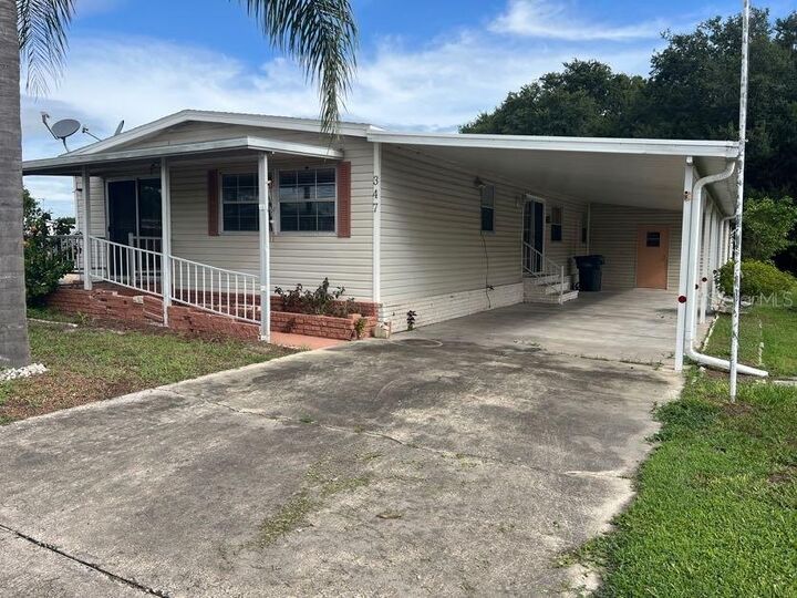 Property Photo: 347 Canal Court FL 33859