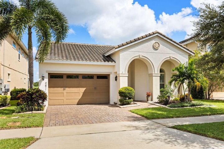 Property Photo: 9871 Winnington Street FL 32832