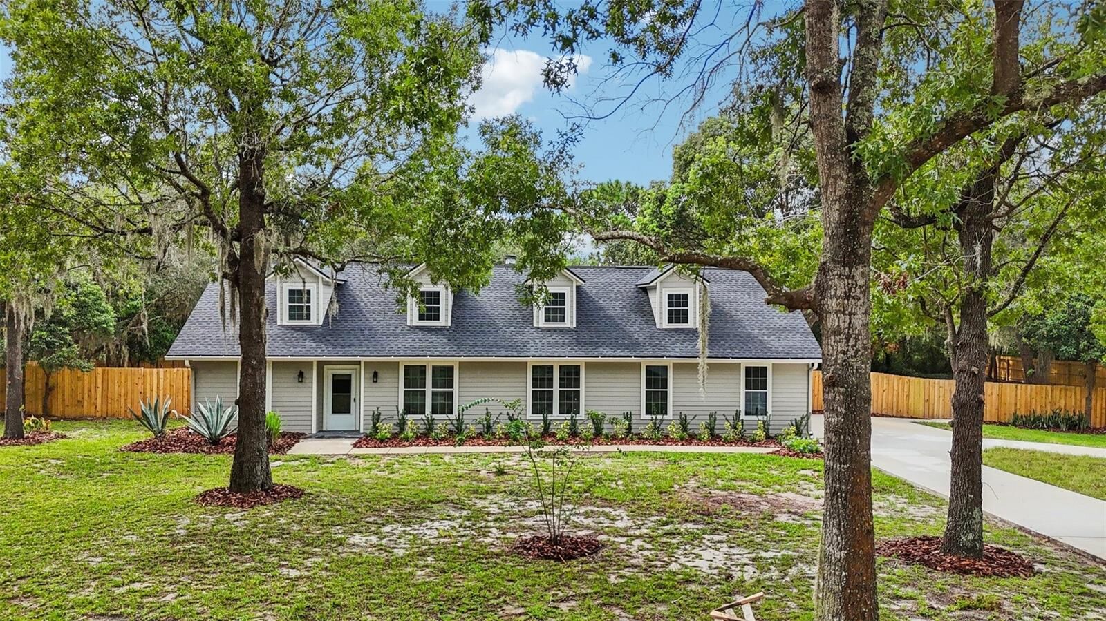 Property Photo:  6941 Tallow Tree Road  FL 32771 