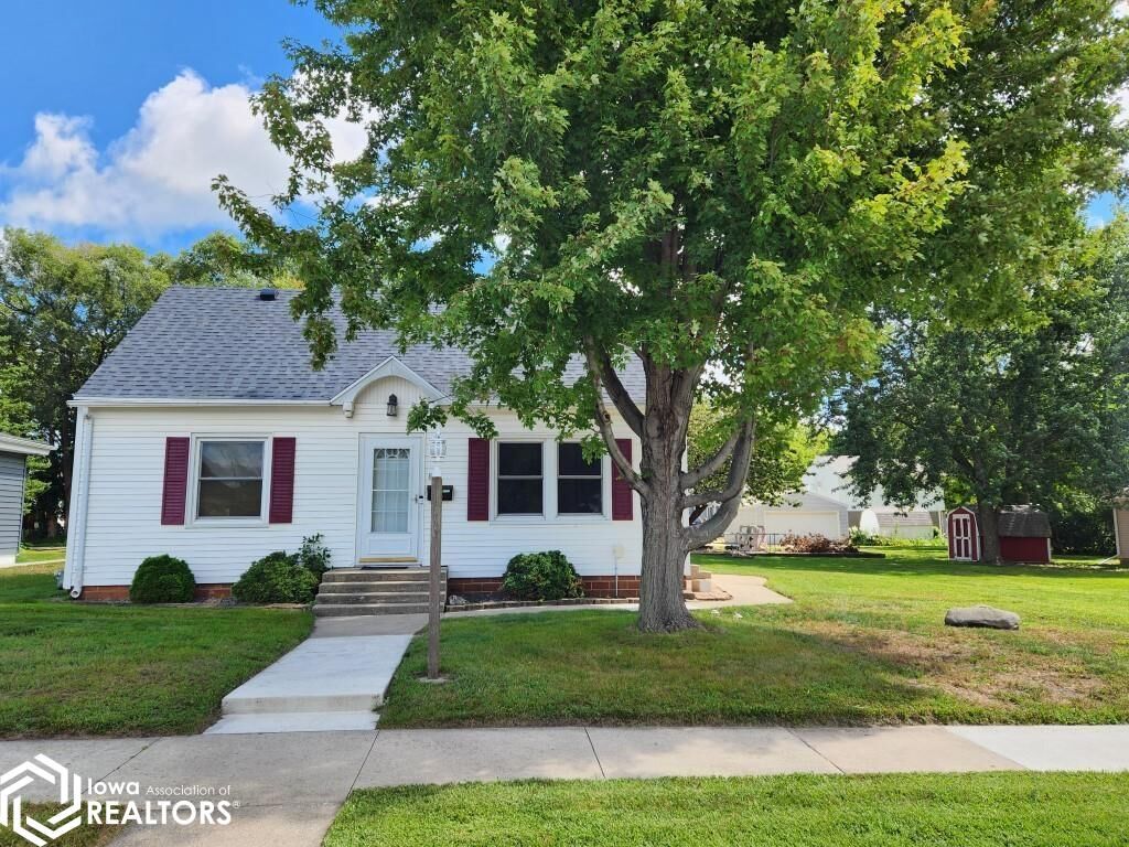 Property Photo:  813 N Tyler Avenue  IA 50401