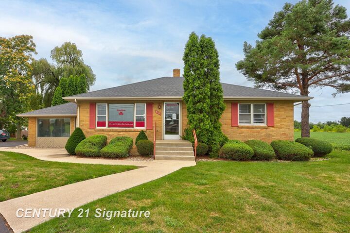 3741 Tittabawassee Road  Saginaw MI 48604 photo