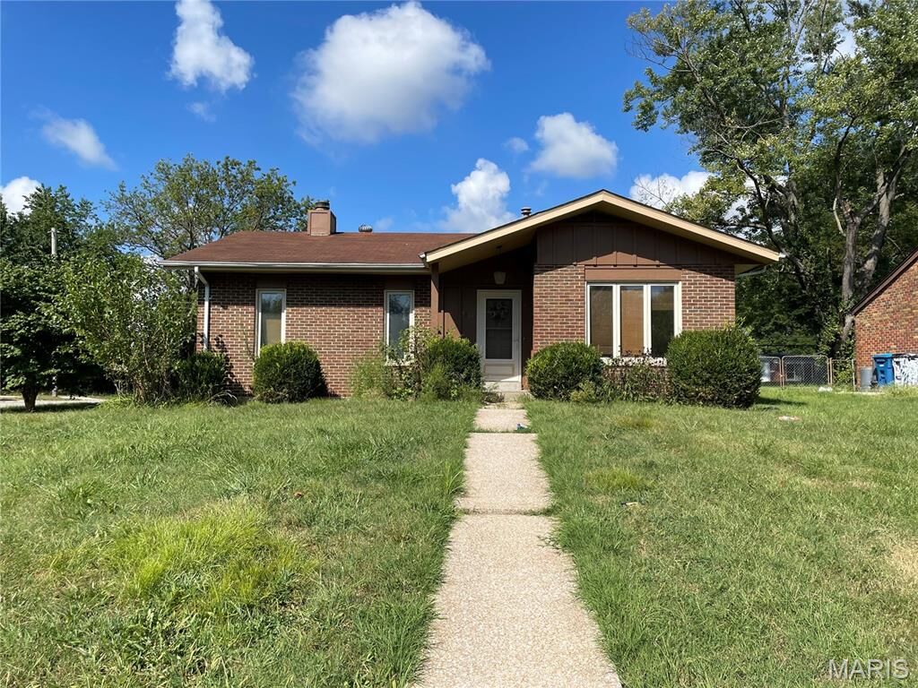 Property Photo: 9803 Balboa Drive MO 63136