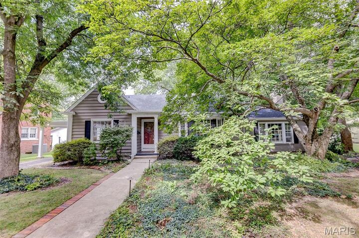 Property Photo: 215 Banner Street IL 62025