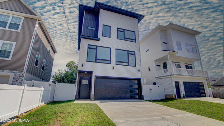 Property Photo:  27 Woodland Avenue  NJ 07734 
