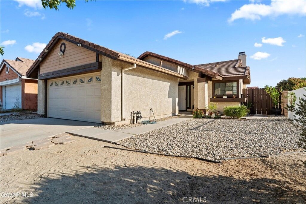 Property Photo: 2719 Fairfield Avenue CA 93550