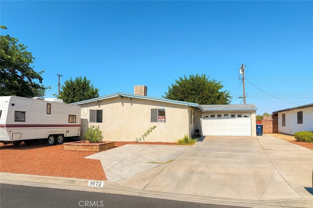 Property Photo: 44129 Carolside Avenue CA 93535