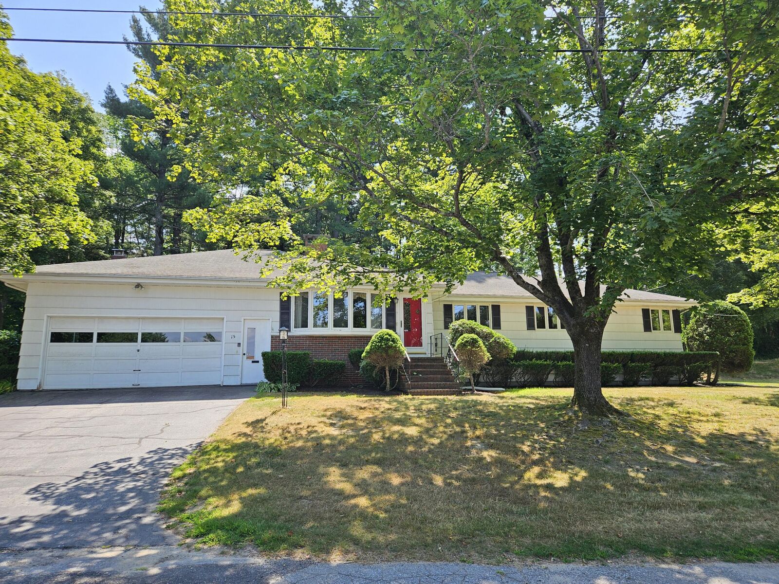 Property Photo:  15 Pineland Street  ME 04240 