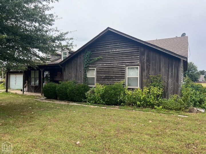 Property Photo: 805 N Davis Street AR 72442