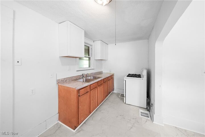 Property Photo: 148 Saint Louis Avenue OH 44507