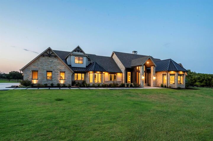 Property Photo:  500 E Bob Jones Road  TX 76092 