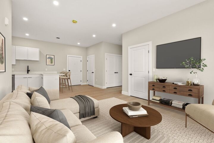 Property Photo:  7 Cross St 304  MA 01887 