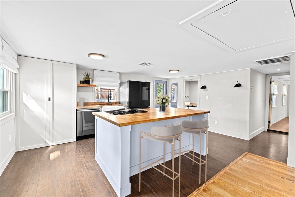 Property Photo:  10 Lake Shore Avenue  MA 02360 