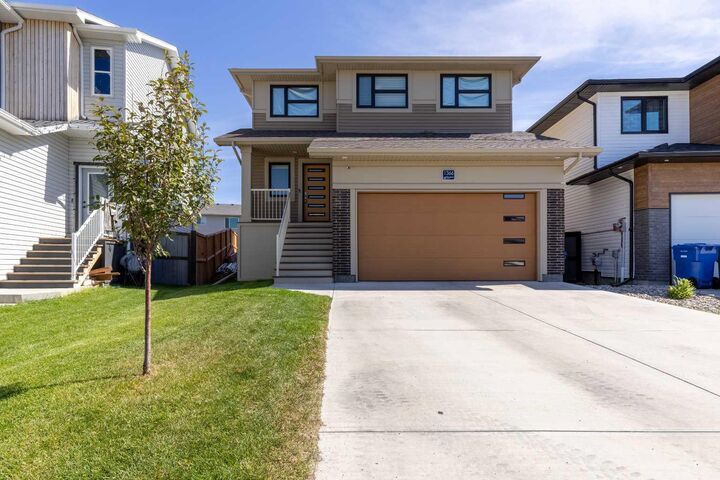 1366 Pacific Circle W  Lethbridge AB T1J 5V3 photo