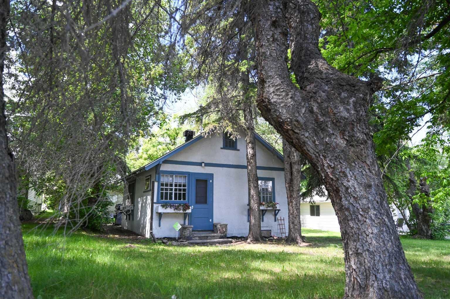 Property Photo: 4738 50 Street E AB T4S 1G8