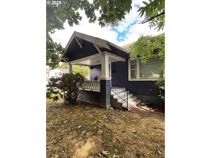 Property Photo: 19200 Howell St OR 97027