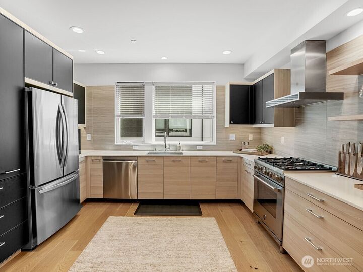 Property Photo:  17338  Bothell Way  NE  WA 98011 