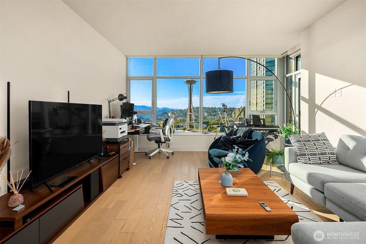 Property Photo: 583 Battery Street 2504N WA 98121