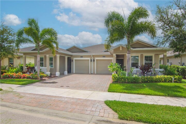 Property Photo:  6165 Red Maple Manor  FL 32966 