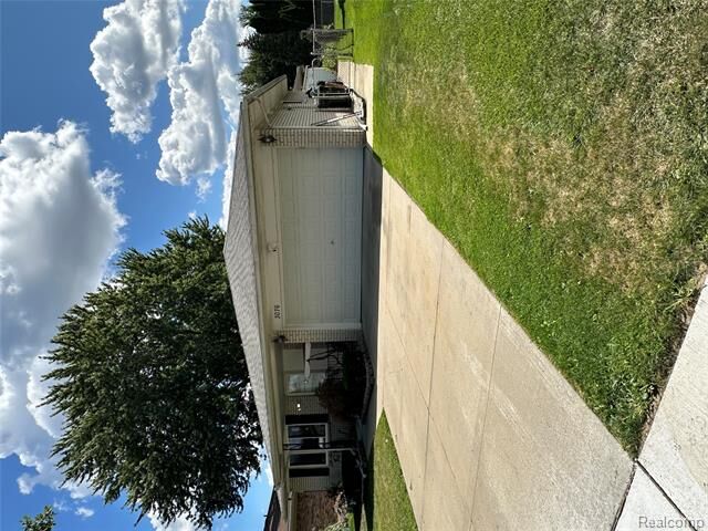 3076 Charity Drive  Sterling Heights MI 48310 photo