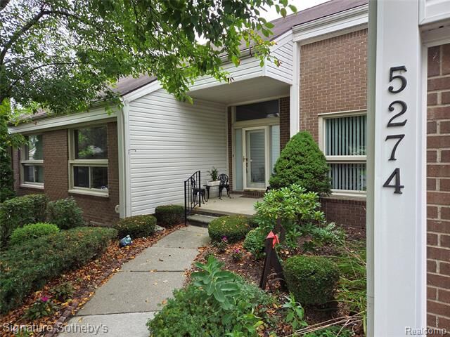 Property Photo: 5274 Simpson Lake Road MI 48323