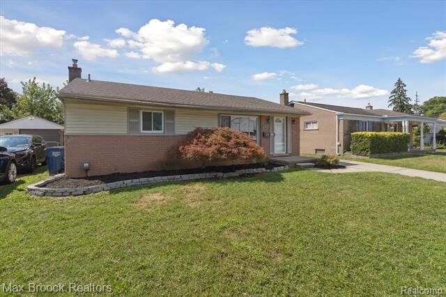 Property Photo: 31219 Stephen Avenue MI 48185
