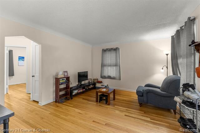 Property Photo:  25009 Curtis  MI 48240 