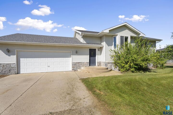 46466 Country Ln  Hartford SD 57033 photo