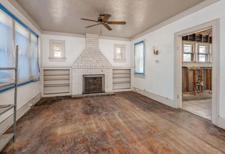 Property Photo:  1912 N Park Pl  KS 67203-2544 