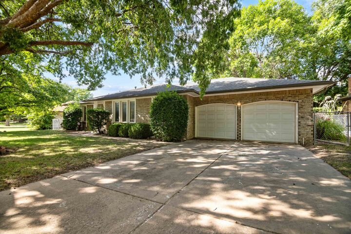 Property Photo: 1962 N Charlotte St KS 67208