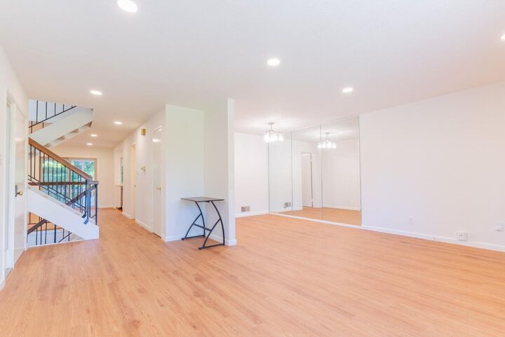 Property Photo:  6 Havenridge Court  CA 94402 
