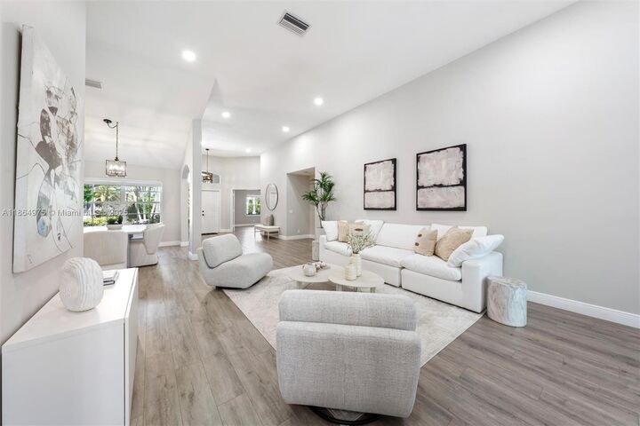 Property Photo: 2587 Jardin Ct 0 FL 33327