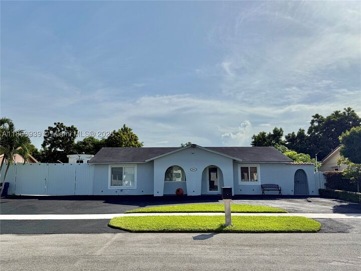 Property Photo: 6553 SW 148th Pl FL 33193