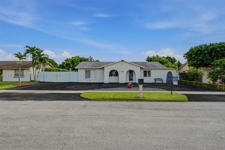 Property Photo: 6553 SW 148th Pl FL 33193