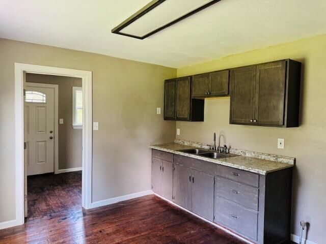 Property Photo: 811 Flint St TX 77630