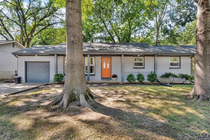 209 Yorkshire Dr  Lawrence KS 66049 photo
