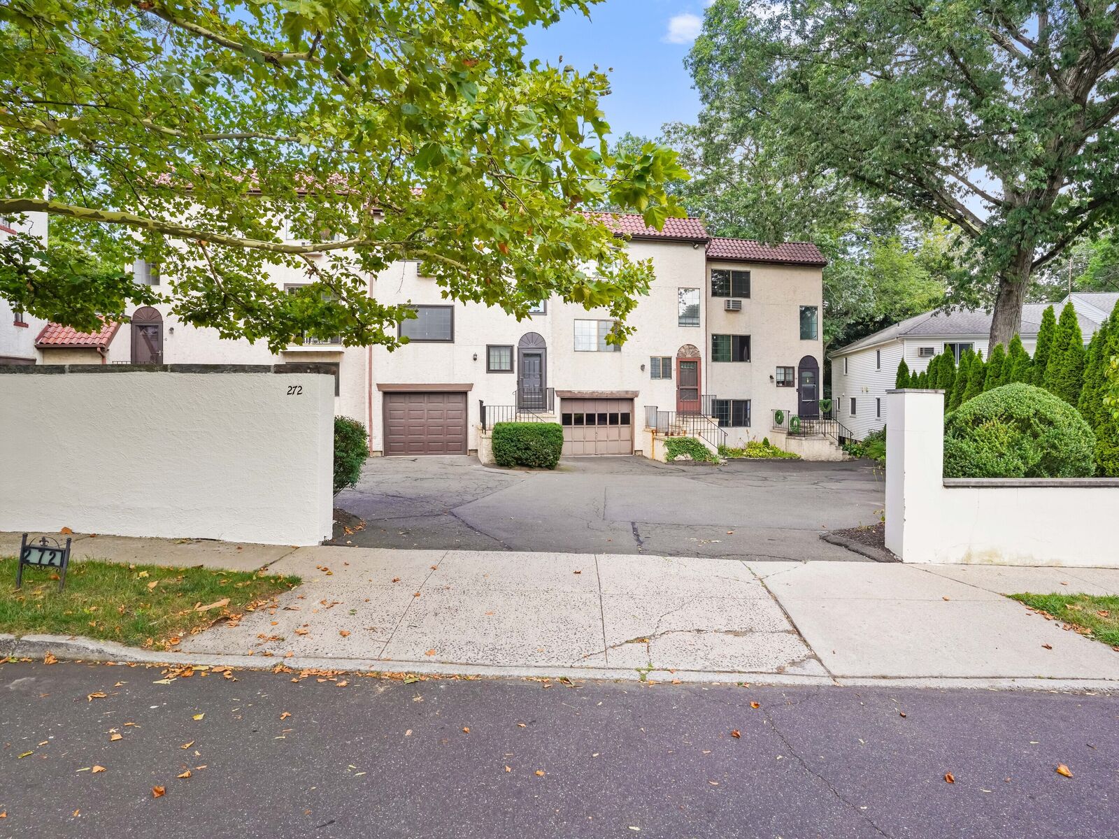 Property Photo: 272 Hubbard Avenue Apt 10 CT 06905