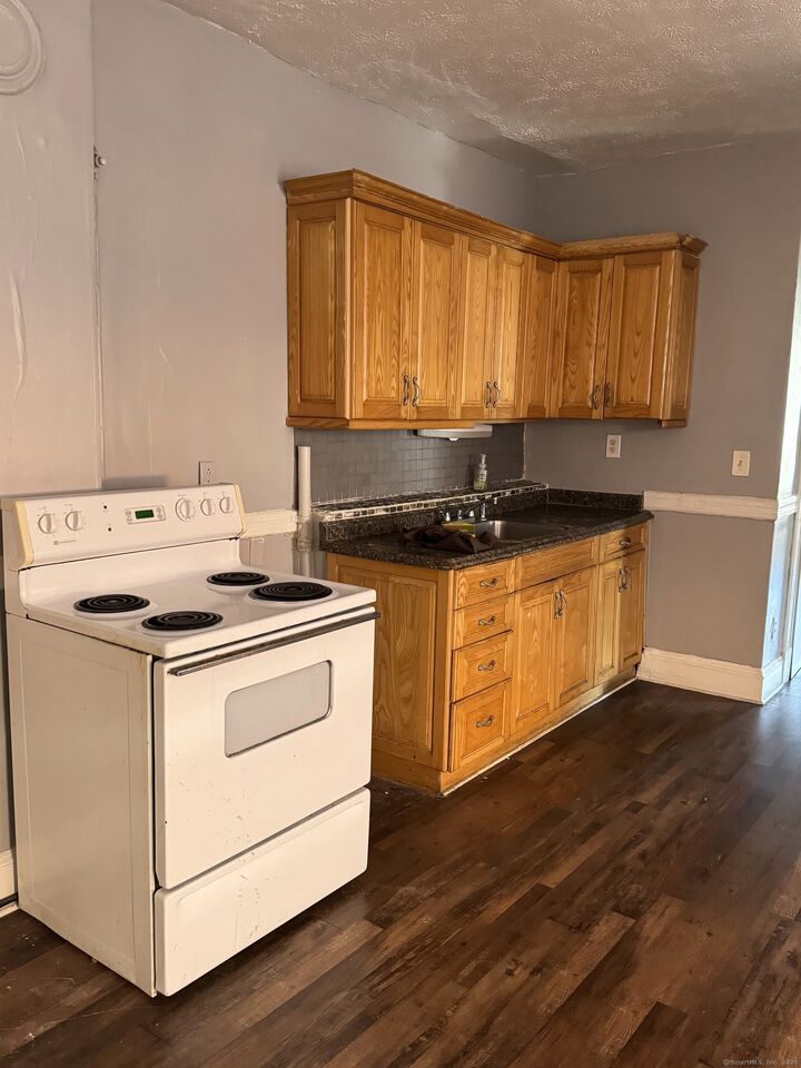 Property Photo: 455 Franklin Avenue CT 06114