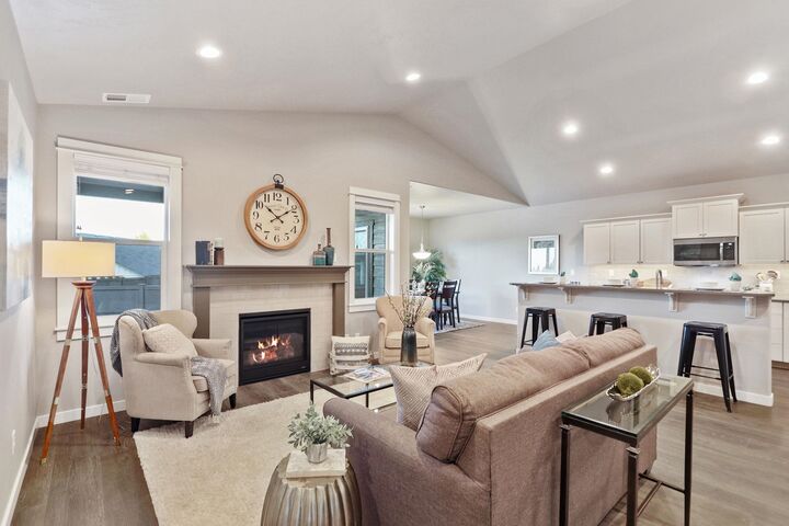 Property Photo:  6842 E Faywood Ln 12/3 Orchard  WA 99217 