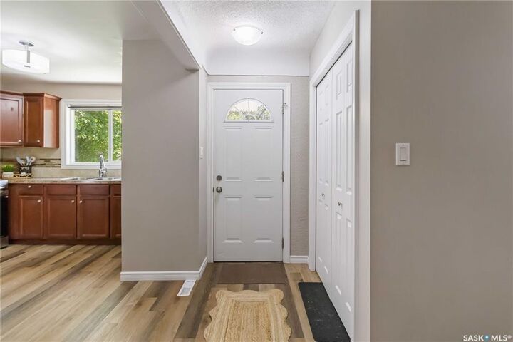 Property Photo:  229 E Avenue N  SK S7L 1R6 