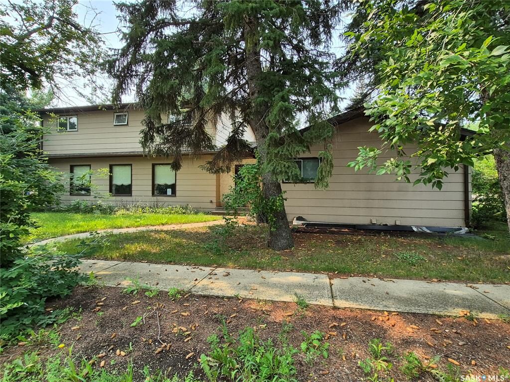Property Photo: 738 Bertrand Avenue SK S0C 2G0