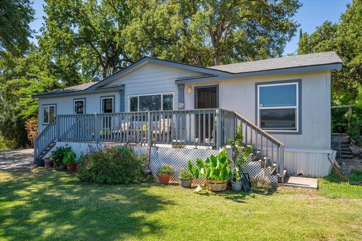 Property Photo: 14605 Kinney Avenue CA 96080
