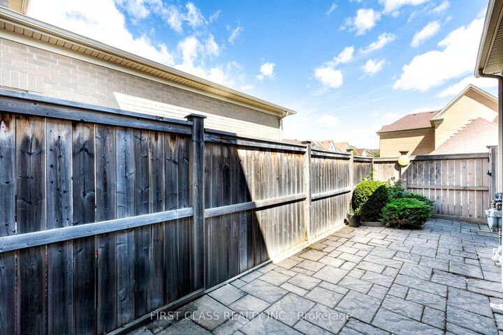 Property Photo:  10501 Woodbine Ave Avenue  ON L6C 0K4 