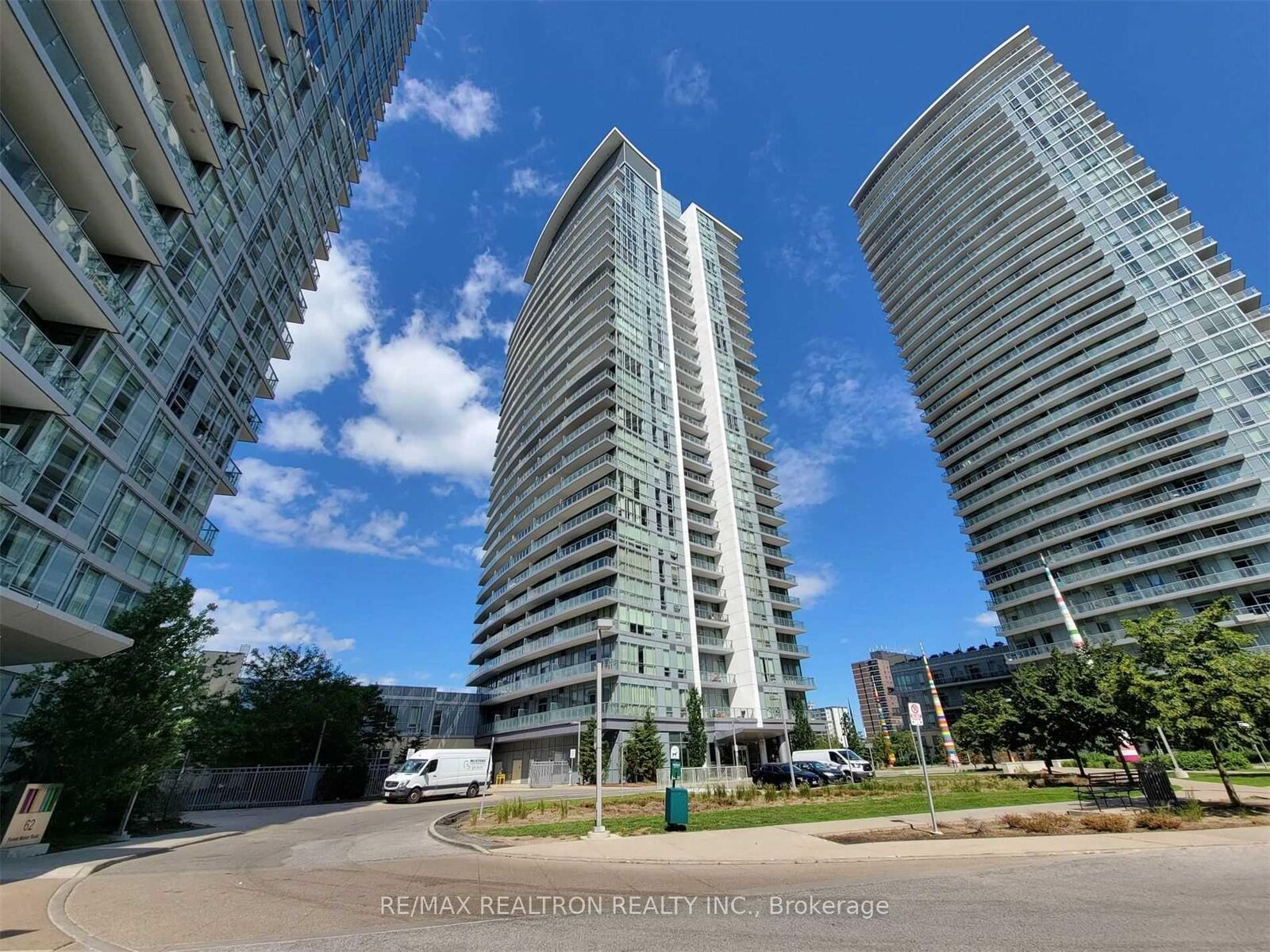 Property Photo: 66 Forest Manor Road 403 ON M2J 1M6