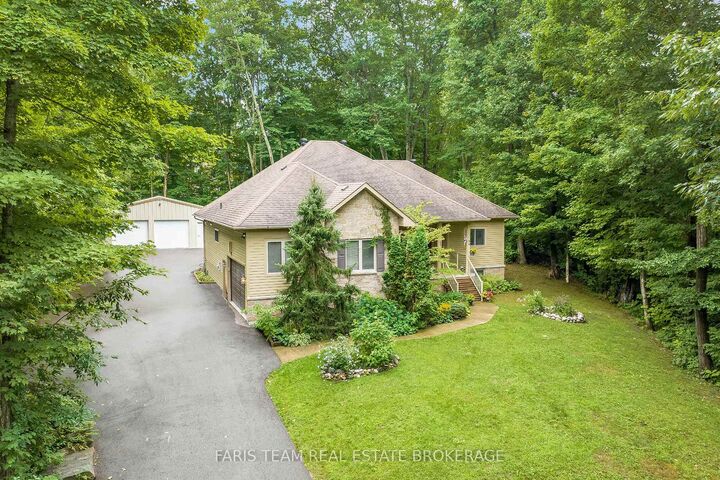 193 Gilwood Park Drive  Penetanguishene ON L9M 1Z3 photo