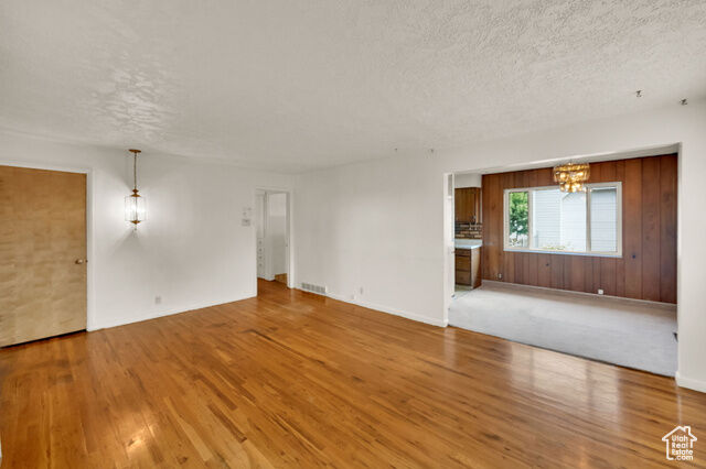 Property Photo: 304 E 1250 N UT 84010