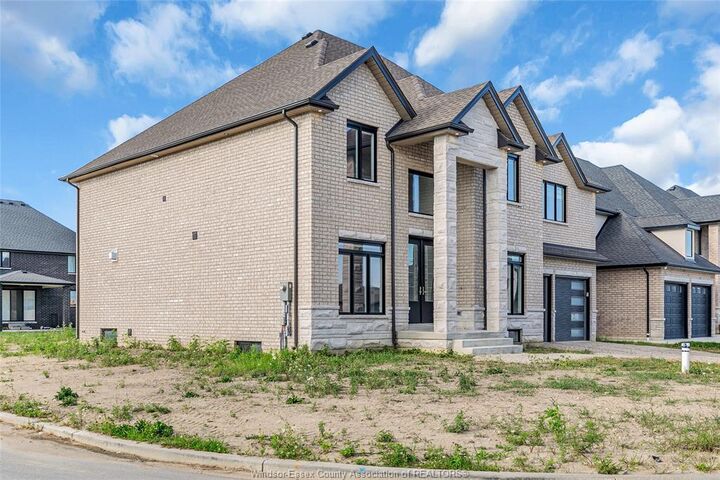 Property Photo: 570 Orchard Crescent ON N9E 0B2