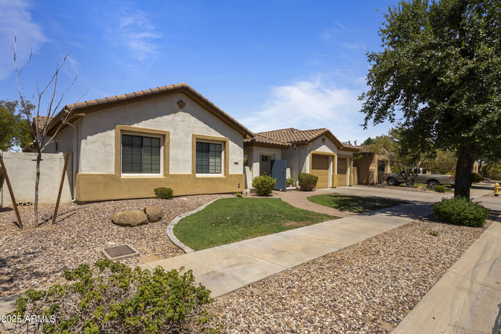 Property Photo:  934 W Elm Street  AZ 85340 